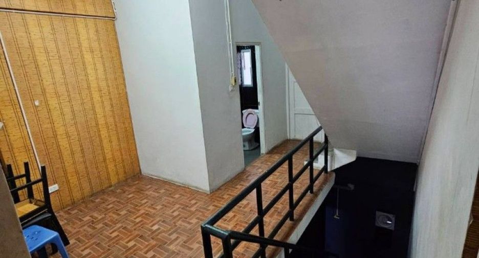 For sale 4 bedrooms retail Space in Si Racha, Chonburi