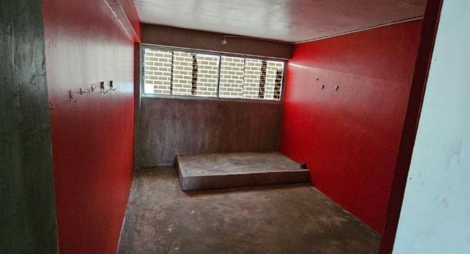 For sale 4 bedrooms retail Space in Si Racha, Chonburi