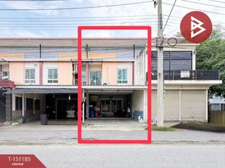 For sale 3 ベッドルーム townhouse in Sam Phran, Nakhon Pathom