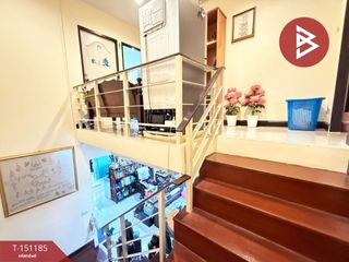 For sale 3 ベッドルーム townhouse in Sam Phran, Nakhon Pathom