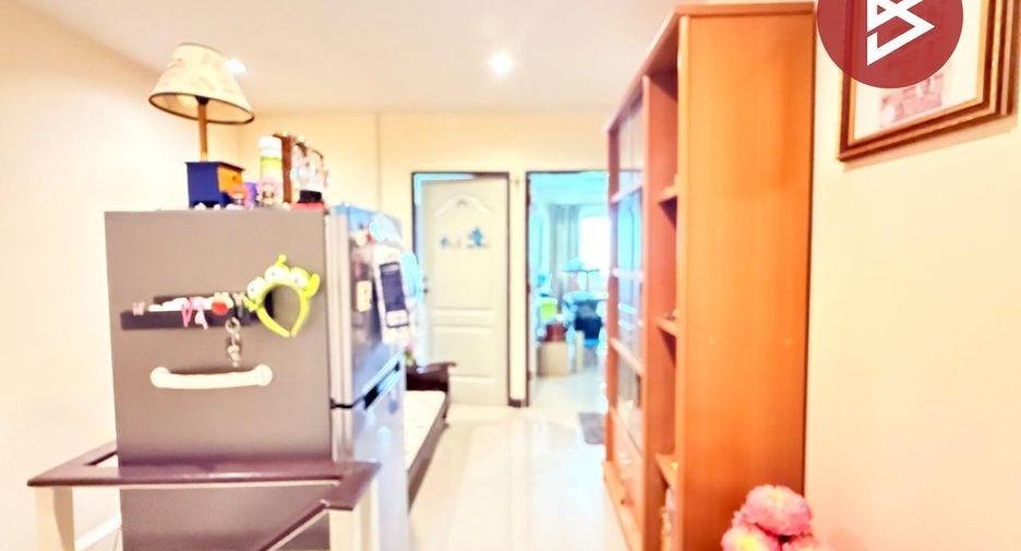 For sale 3 ベッドルーム townhouse in Sam Phran, Nakhon Pathom