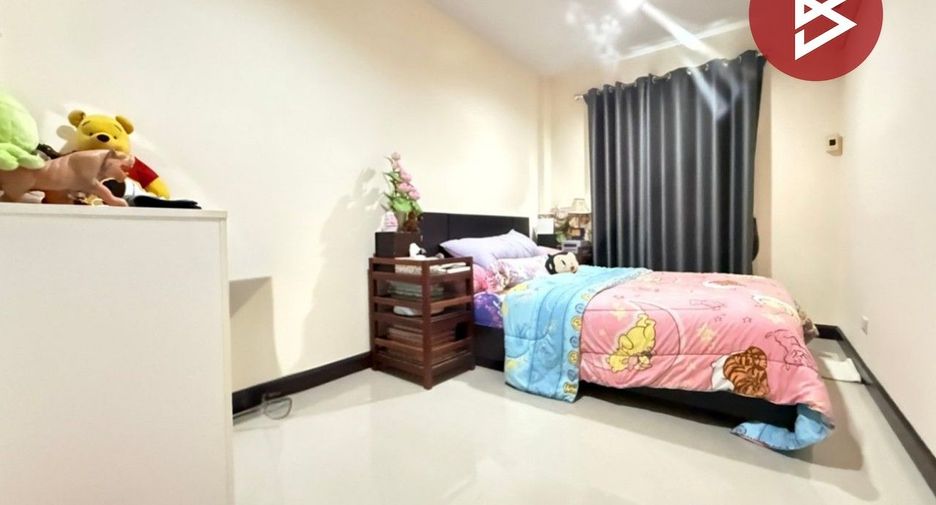 For sale 3 ベッドルーム townhouse in Sam Phran, Nakhon Pathom