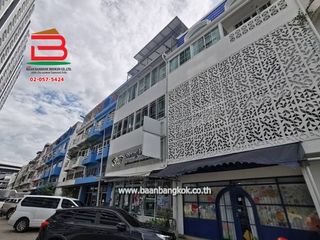 For sale 3 ベッドルーム retail Space in Bang Khae, Bangkok