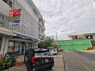 For sale 3 ベッドルーム retail Space in Bang Khae, Bangkok
