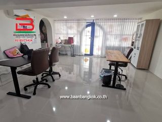 For sale 3 ベッドルーム retail Space in Bang Khae, Bangkok