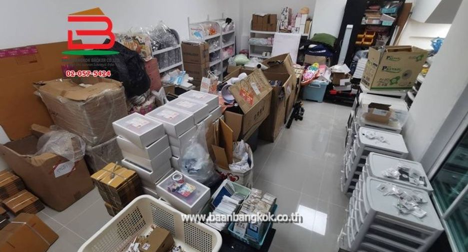 For sale 3 ベッドルーム retail Space in Bang Khae, Bangkok