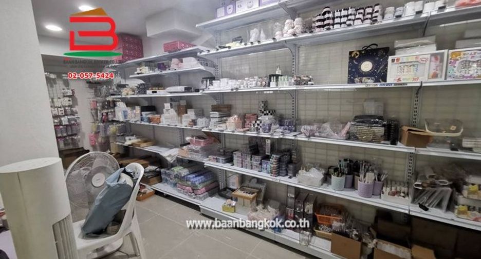 For sale 3 ベッドルーム retail Space in Bang Khae, Bangkok