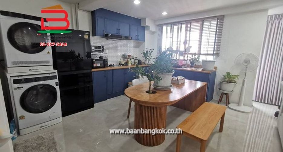 For sale 3 ベッドルーム retail Space in Bang Khae, Bangkok