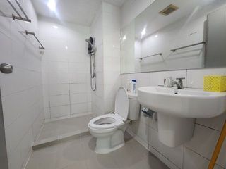 À louer 1 chambre condo à Bang Khun Thian, Bangkok