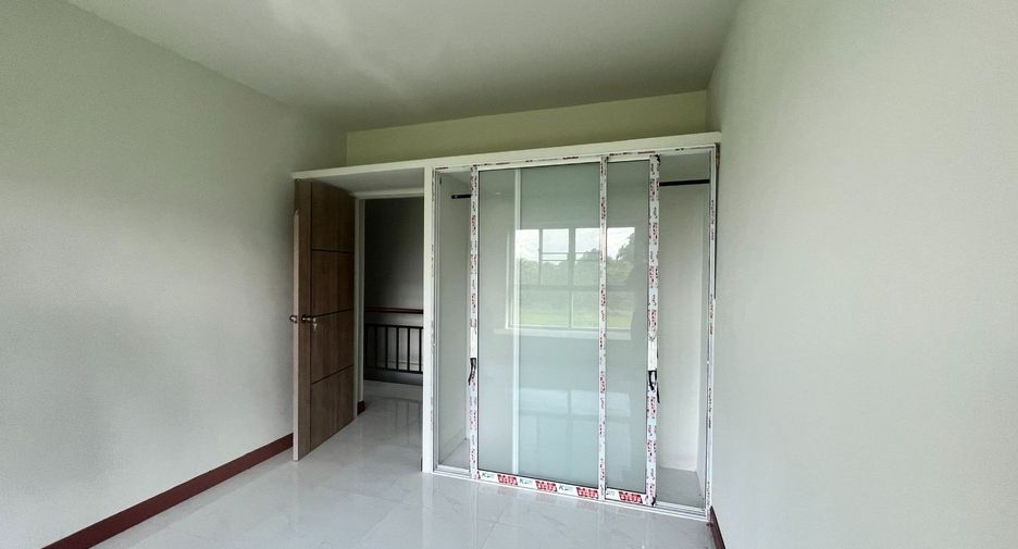 Casa en venta de 3 habitaciones en San Sai, Chiang Mai