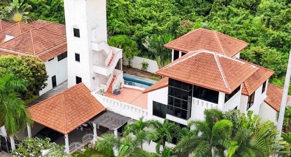 For rent 6 bedrooms villa in Bang Lamung, Chonburi
