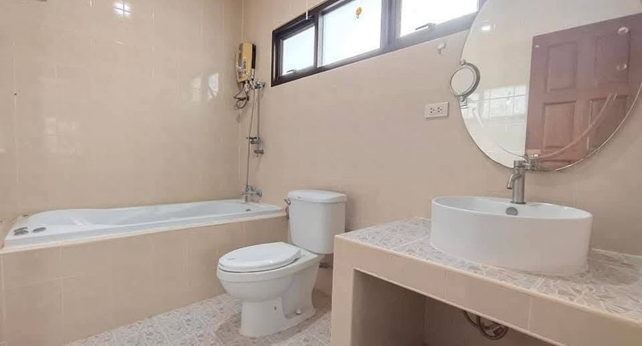 For rent 3 bedrooms villa in Jomtien, Pattaya