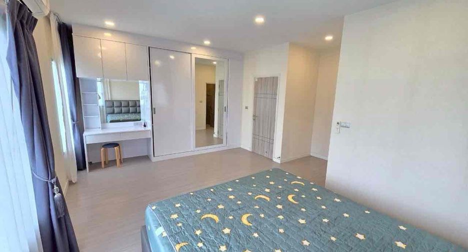 For rent 4 bedrooms house in Lat Krabang, Bangkok