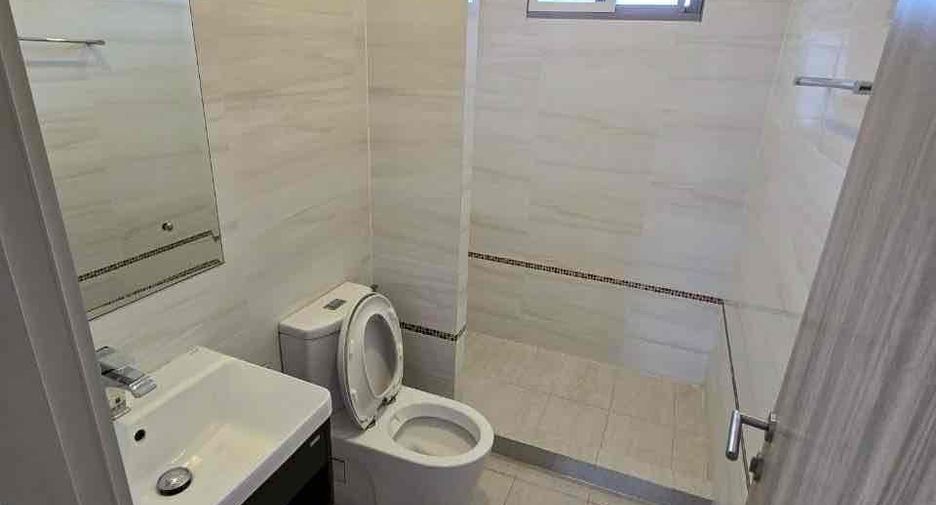 For rent 4 bedrooms house in Lat Krabang, Bangkok
