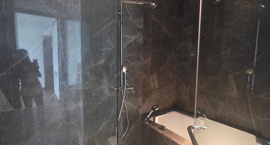 For sale 2 bedrooms condo in Bang Rak, Bangkok