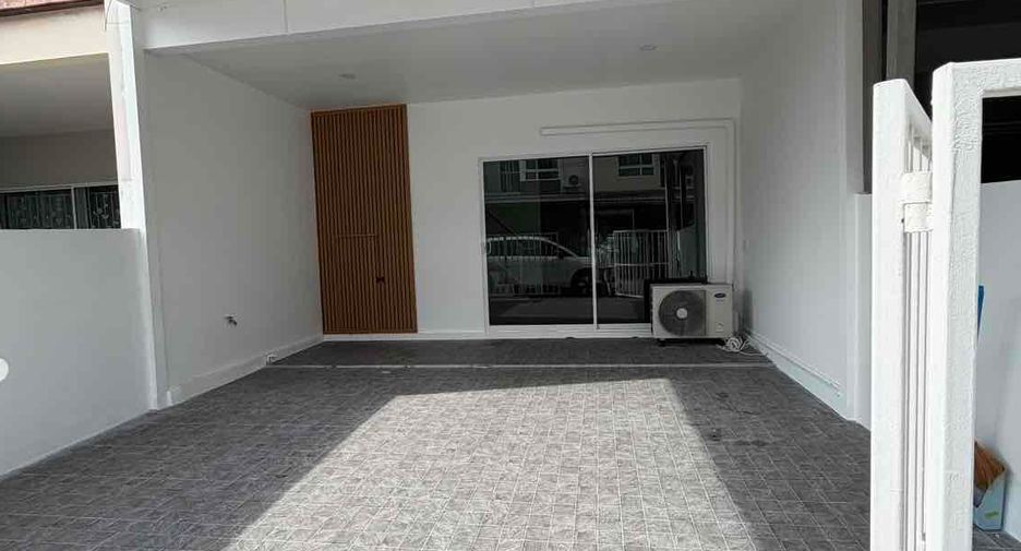 For rent 3 ベッドルーム townhouse in Suan Luang, Bangkok