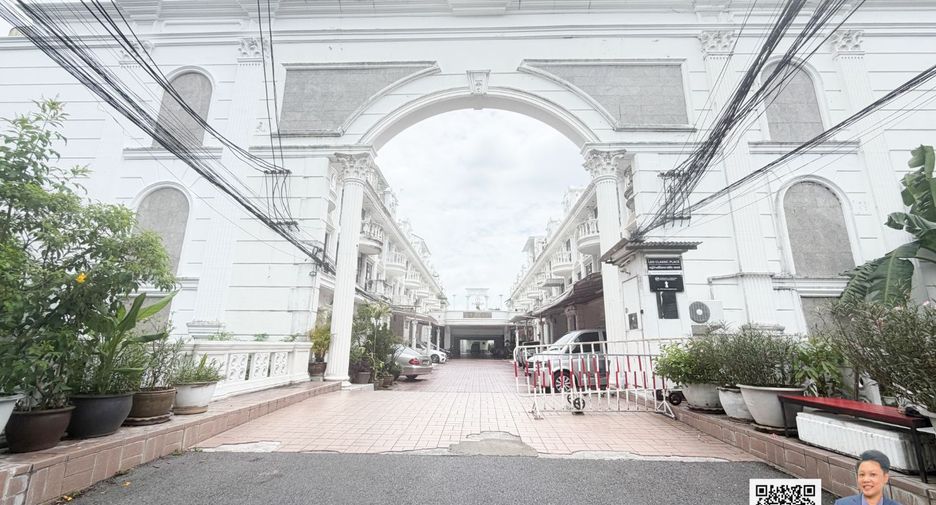 出售 3 卧室 联排别墅 在 Watthana, 曼谷