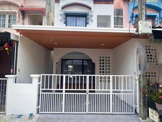 For sale 3 bedrooms townhouse in Nong Chok, Bangkok