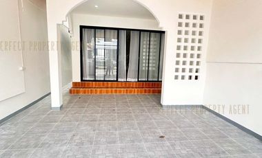 For sale 3 bedrooms townhouse in Nong Chok, Bangkok