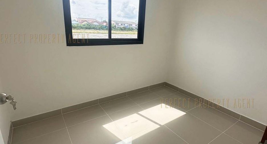 For sale 3 bedrooms townhouse in Nong Chok, Bangkok