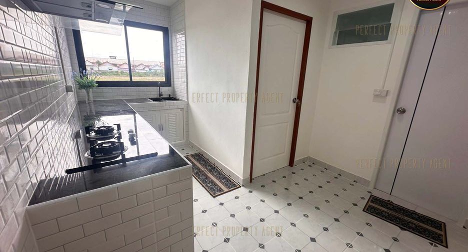 For sale 3 bedrooms townhouse in Nong Chok, Bangkok