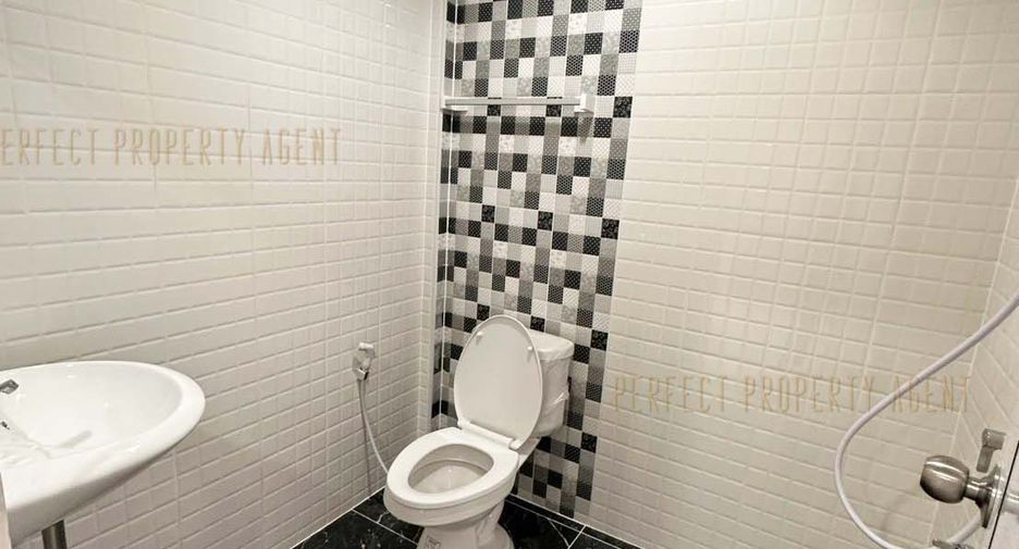 For sale 3 bedrooms townhouse in Nong Chok, Bangkok