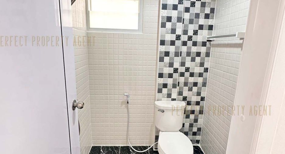 For sale 3 bedrooms townhouse in Nong Chok, Bangkok