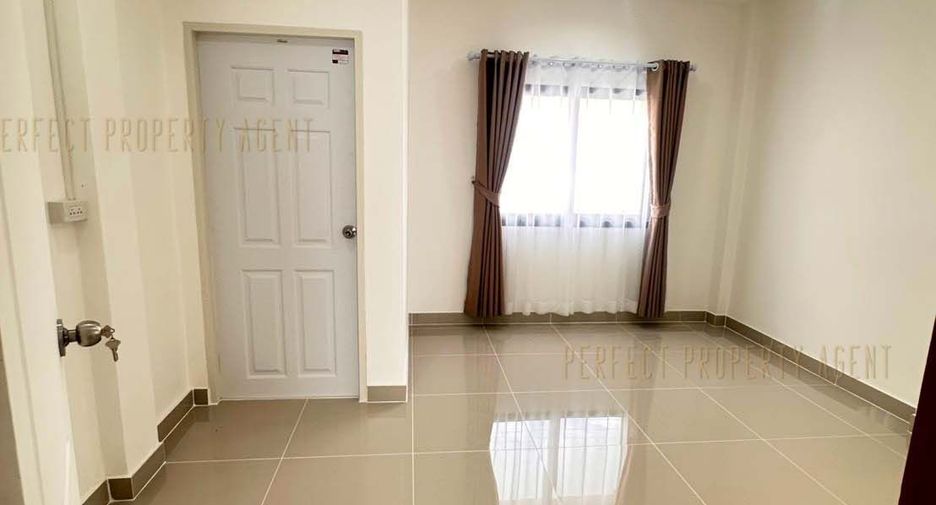 For sale 3 bedrooms townhouse in Nong Chok, Bangkok