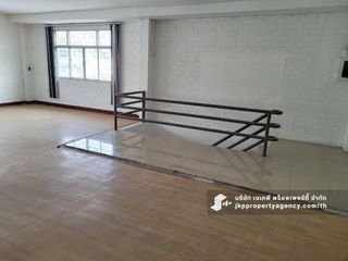 Аренда склад в Хуаи Кхщанг, Бангкок
