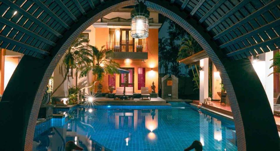 Villa en alquiler de 5 habitaciones en Bang Lamung, Chonburi