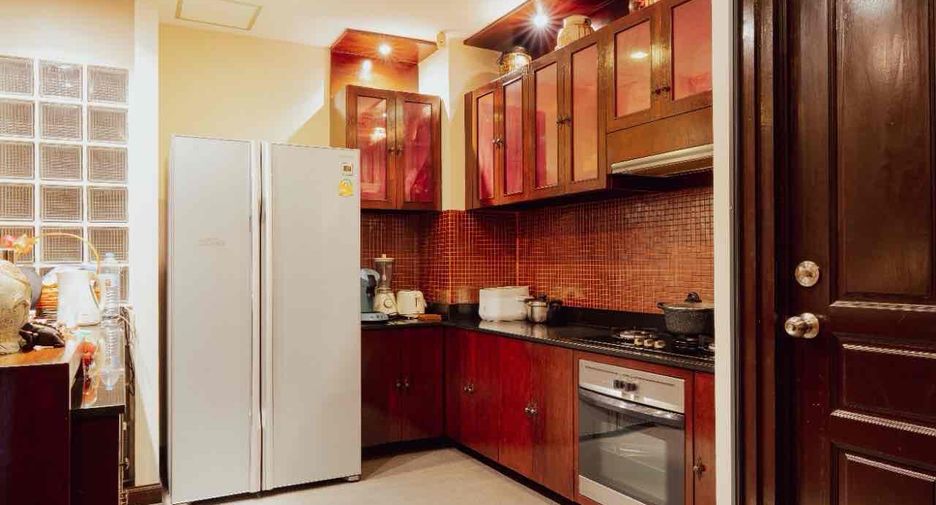Villa en alquiler de 5 habitaciones en Bang Lamung, Chonburi