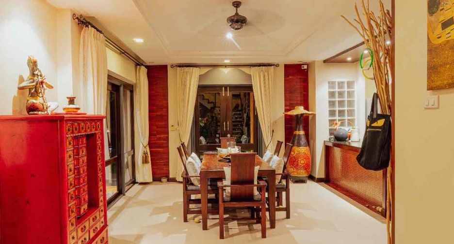 Villa en alquiler de 5 habitaciones en Bang Lamung, Chonburi