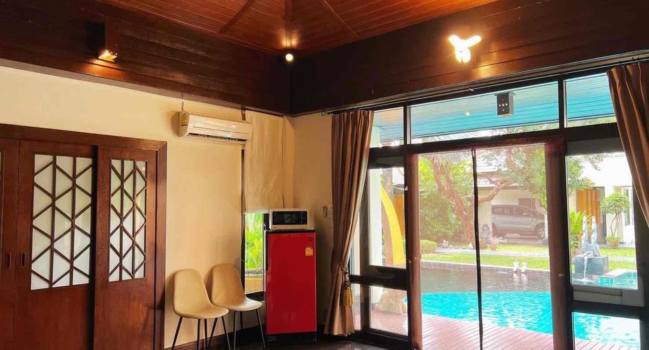 Villa en alquiler de 5 habitaciones en Bang Lamung, Chonburi