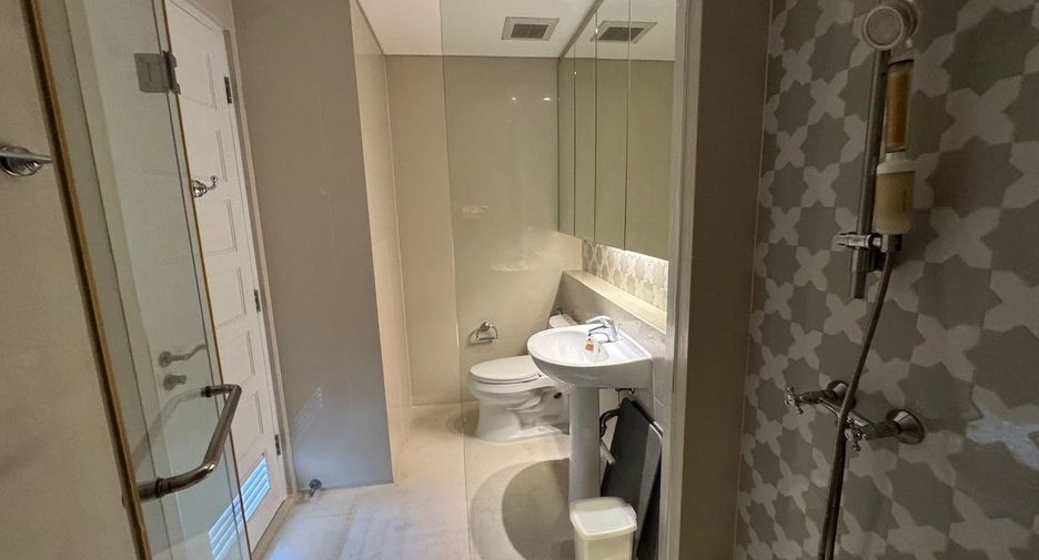 À vendre 1 chambre condo à Khlong Toei, Bangkok