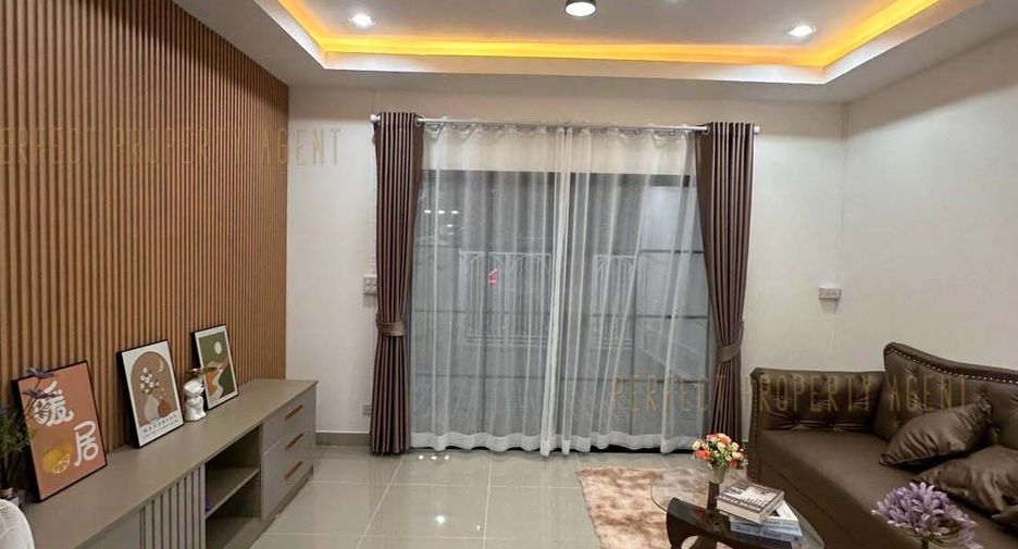 Casa adosada en venta de 2 habitaciones en Lat Krabang, Bangkok