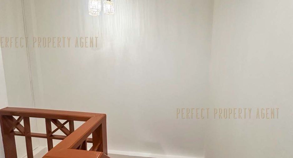 Casa adosada en venta de 2 habitaciones en Lat Krabang, Bangkok