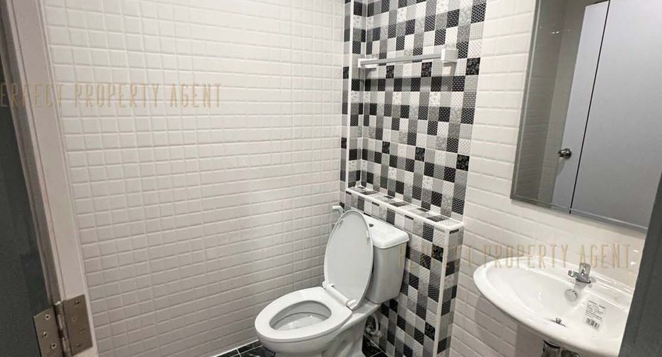Casa adosada en venta de 2 habitaciones en Lat Krabang, Bangkok
