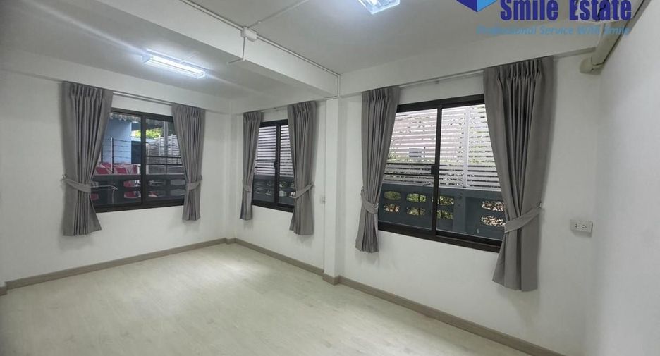 出租 5 卧室 独立屋 在 Chatuchak, 曼谷