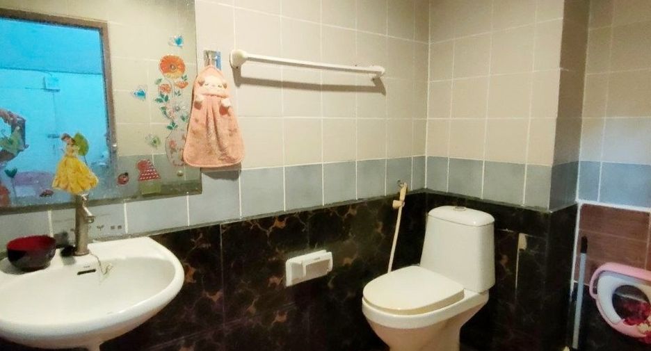 Reihenhaus zum Kauf mit 2 Zimmer in Mueang Samut Prakan, Samut Prakan