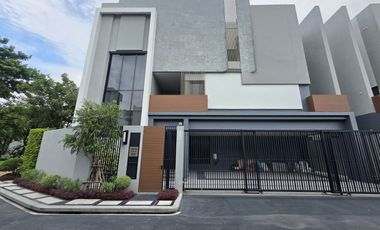 For rent そして for sale 4 ベッドルーム house in Bang Kapi, Bangkok