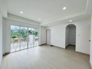 出售 3 卧室 联排别墅 在 Kathu, 普吉