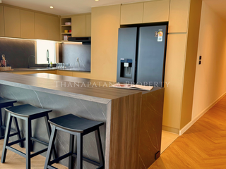 For sale 4 bedrooms condo in Watthana, Bangkok