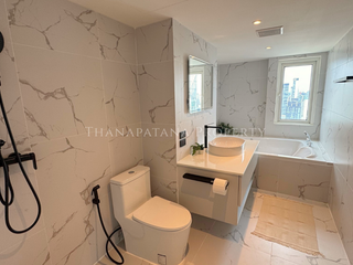 For sale 4 bedrooms condo in Watthana, Bangkok