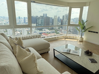 For sale 4 bedrooms condo in Watthana, Bangkok