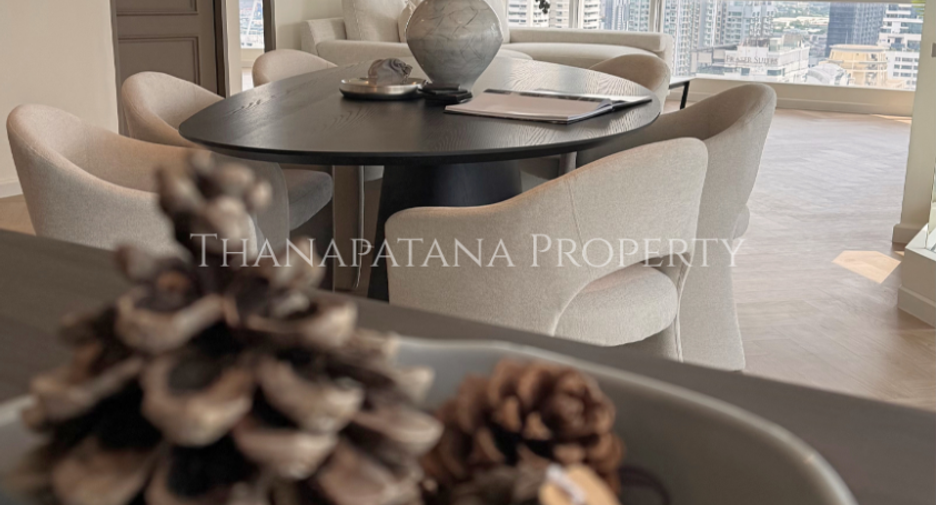 For sale 4 bedrooms condo in Watthana, Bangkok