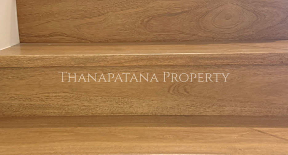 For sale 4 bedrooms condo in Watthana, Bangkok