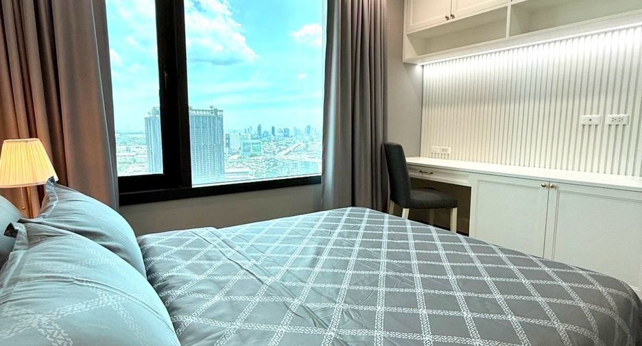 For rent 3 bedrooms condo in Khlong Toei, Bangkok