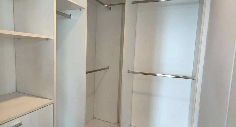 Wohnung zur Miete mit 2 Zimmer in Khlong Toei, Bangkok