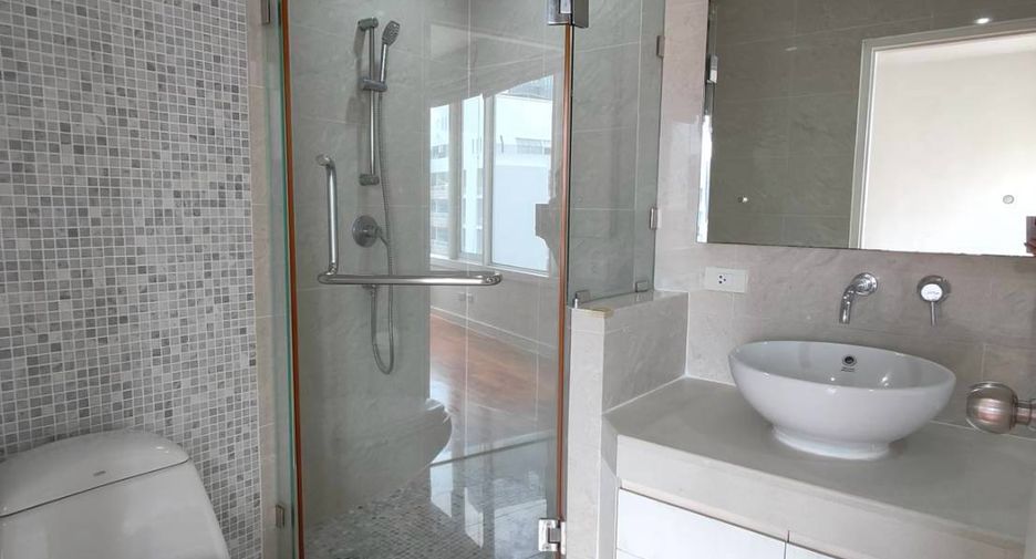 Wohnung zur Miete mit 2 Zimmer in Khlong Toei, Bangkok
