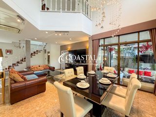 Casa en alquiler de 4 habitaciones en Bang Lamung, Chonburi
